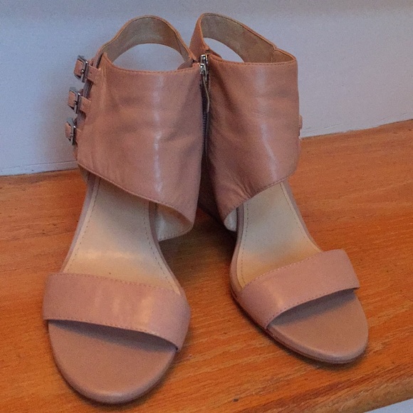 Vince Camuto Lyssia Buttersoft blush wedge sidezip - Picture 5 of 8